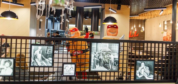 Интерьер в кафе быстрого питания «Mr.Grill Hotdogs&Burgers» в Киеве. Заказать недорого