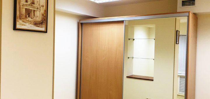 Трехместный номер «Комфорт» в хостеле «Westend Hostel Kiev» в Киеве. Забронировать по акции