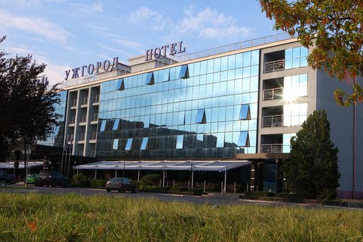 Интерьер в отеле «Ужгород» в Ужгороде. Проживание в номере со скидкой