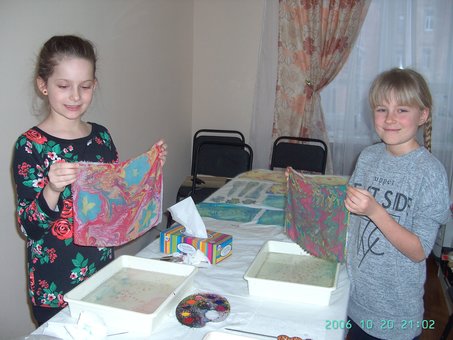 Малювання на воді для дітей у Вінницькому центрі «Ебру» у Вінниці. Записатися зі знижкою