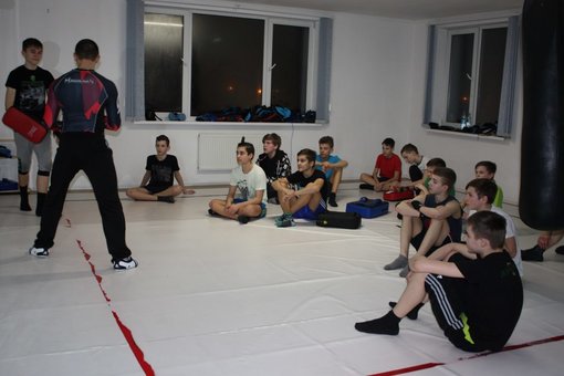 Заняття тайським боксом для підлітків у клубі «Ірбіс» у Києві. Займайтеся знижкою.