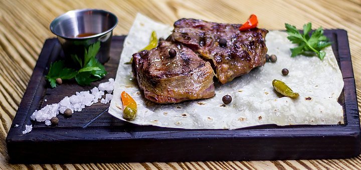 Discounts at the &quot;grill pub&quot; in caravan