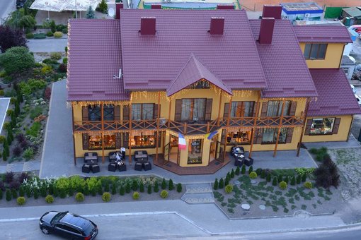 Discounts for accommodation at the Patio di fiori hotel in Lutsk