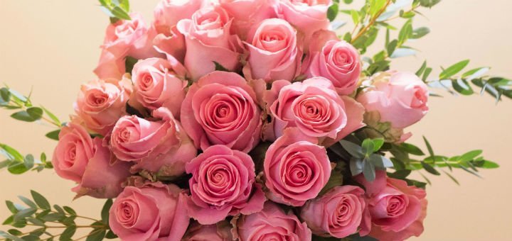 Доставка еквадорських троянд «FlorumFlos» у Вінниці. Замовляйте живі троянди по акції.