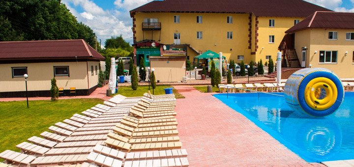 Водні розваги у готельному комплексі "Шинок на околиці" в Умані. Бронюйте по акції.