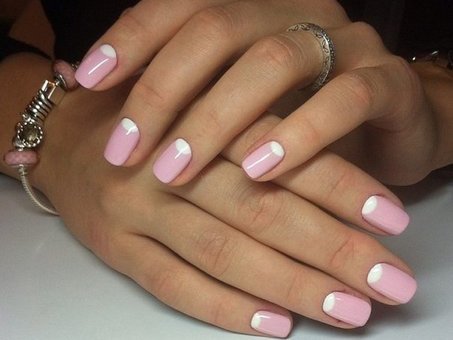 Маникюр с покрытием в салоне красоты «TI-Beauty-Space» в Киеве. Делайте по скидке.