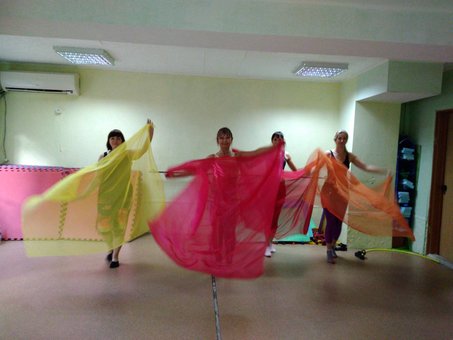 Спортклуб «Атлет» у Дніпрі. Оплачуйте заняття східними танцями зі знижкою.
