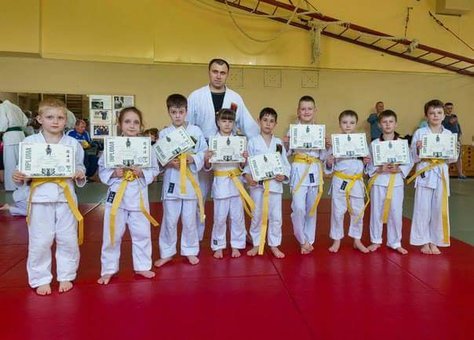 Спортклуб «Atlet» у Дніпрі. Оплачуйте заняття єдиноборства зі знижкою.