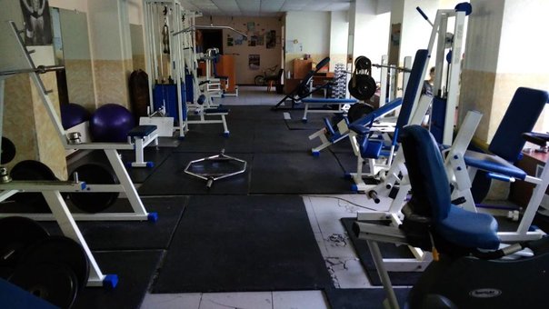 Тренажери у спорт клубі «Атлет» у Дніпрі. Записуйтесь по акції.