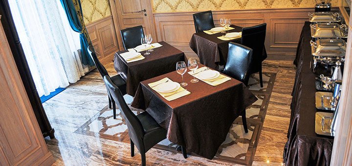Discounts for rest in the hotel seven seas in odessa33