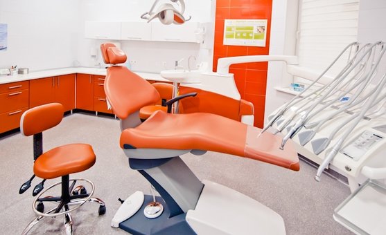 Отбеливание зубов в стоматологии «Denta.ua» в Киеве. Записаться на отбеливание зубов по скидке.