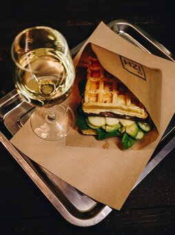 &quot;їzh&quot; cafe promotions