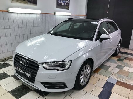 «LuxGarage» – автосервис в Киеве. Приезжайте на оклейку авто по акции.