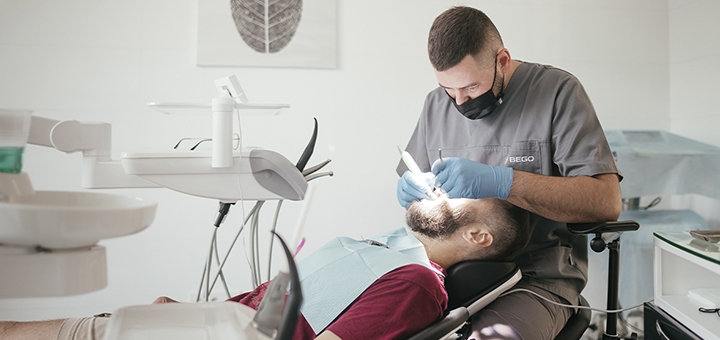 Главный врач стоматологии «Твой Стоматолог» в Киеве. Записывайтесь на прием по акции.