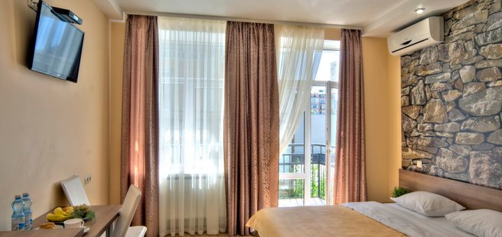 Номер в отеле «Golden Gate Inn» в Киеве. Забронироватть номер со скидкой. Отели в центре Киева.