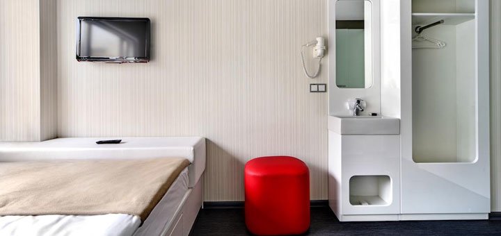 Номер в готелі «IQ hotel» в Києві. Забронювати номер в готелі зі знижкою. Готелі в Києві поряд з метро.