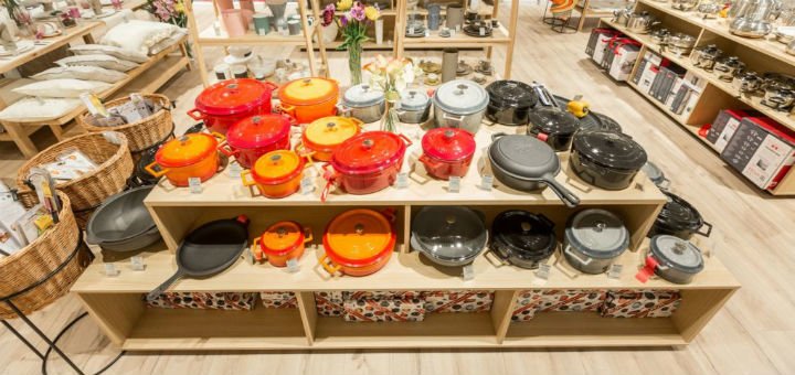 Pots, pans, gooseberries in VINZER HOME stores. Buy sets of dishes for the stock.