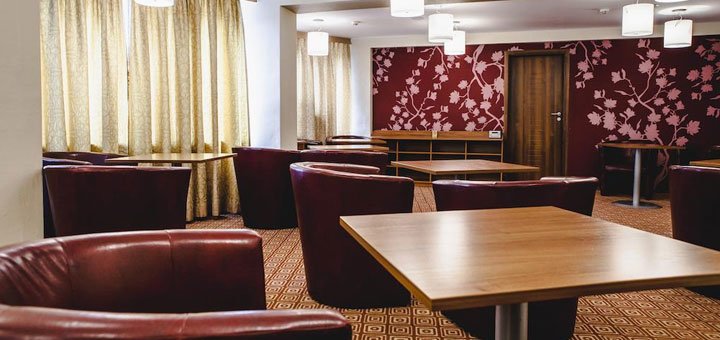 Cafe in the hotel "Adria" in Kyiv. Book a room with a discount. Cheap hotels in Kyiv.