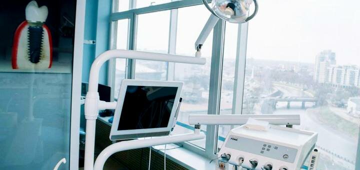 Caries treatment with photopolymer filling in Bella Vista dentistry Kharkiv. Make an appointment with a dentist with a discount