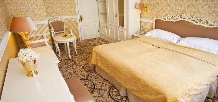 Room at the Royal Olympic Hotel. Book a room at a discount. Hotels in the center of Kiev.