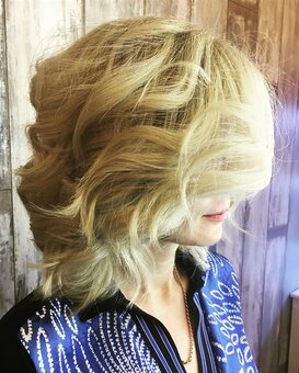Вечірнє укладання в салоні Наталії Мошків «Hair space studio» у Києві. Записуйтесь по акції.