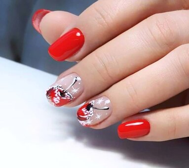 Манікюр з покриттям у Nails Studio by Svetlana Ivanova у Києві. Записатись по знижці.