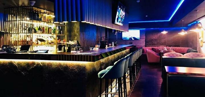 Bar &quot;dot53&quot; in kiev. reserve a table.
