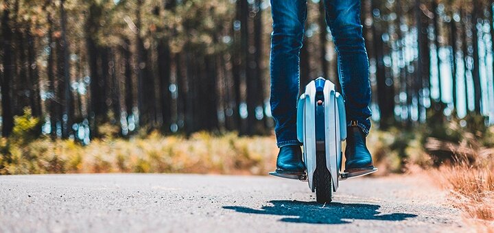 Катання на моноколесі з інструктором у «OneWheel» у Києві. Записатися зі знижкою.