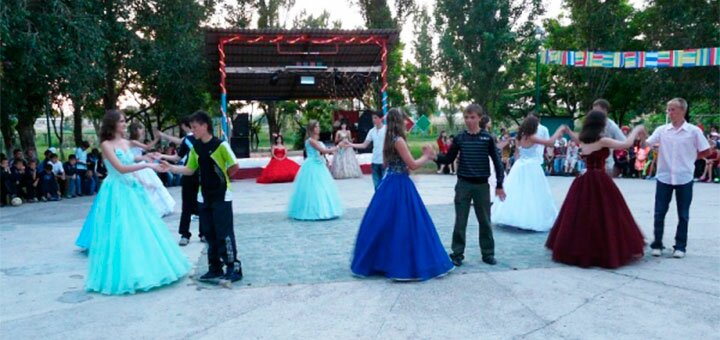 Discounts for rest in the children&#39;s camp dream in berdyansk3