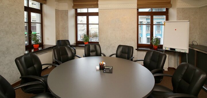 Low rental prices &quot;meeting room in the leonardo business center&quot;