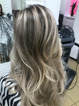 Highlighting in the pretty hairdressing salon poltava. sign up for highlighting on the action