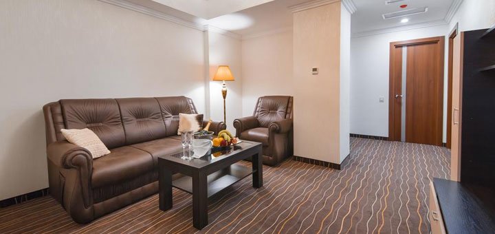 Номер в отеле «Hotel Premier ABRI». Отель «Hotel Premier ABRI» в Днепре. Забронировать номер со скидкой. Отели в центре Днепра.