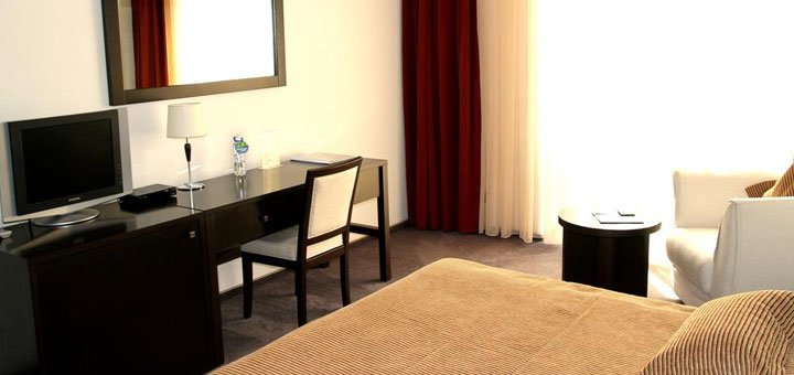 Номер в готелі «bon Hotel» в Дніпрі. Забронювати номер зі знижкою. Недорогий готель в Дніпрі.