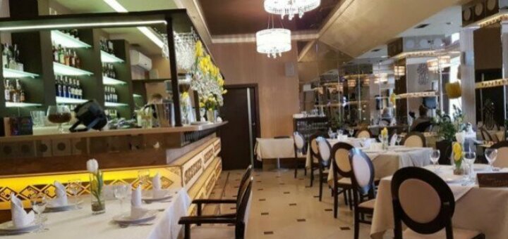 Затишна атмосфера в ресторані комільфо