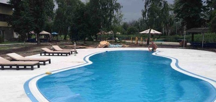 Бассейн на базе отдыха «Дорожник» Riverside. База отдыха «Дорожник» в Новомосковске. Недорогой отдых под Днепром. Базы отдыха в Новомосковске со скидкойю