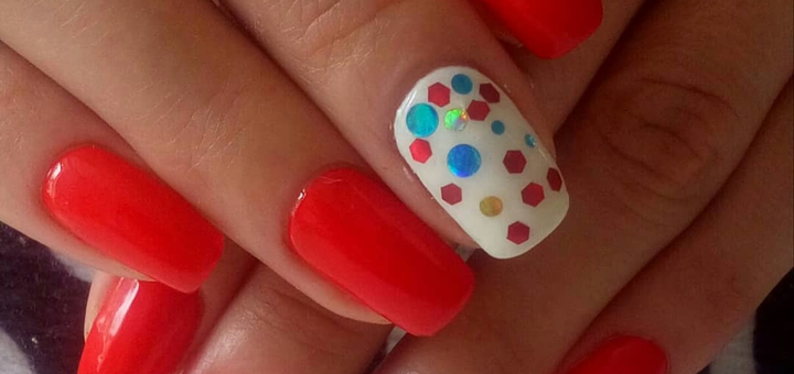Классный маникюр в салоне красоты Моне