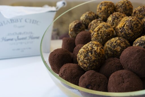 Sweets at the madlen cafe in kiev. order at a discount.
