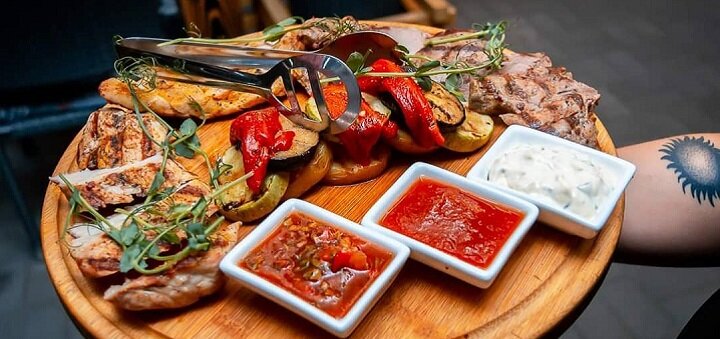 Discounts in &quot;korchma&quot;