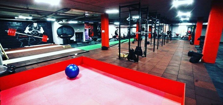 Фитнес-тренировки в спорткомплексе «Red Barbell» в Киеве. Купить абонемент со скидкой.