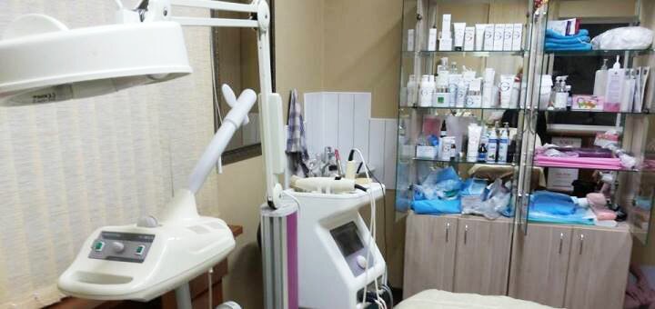 Cosmetologist alina kirilyuk in kiev. sign up for discount services.