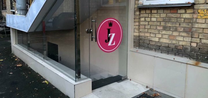 Салон краси «JZ beauty center» у Києві. Записатися на процедуру зі знижкою.