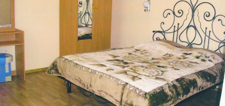 Номер бази відпочинку «Меліоратор». Відпочивайте по акції