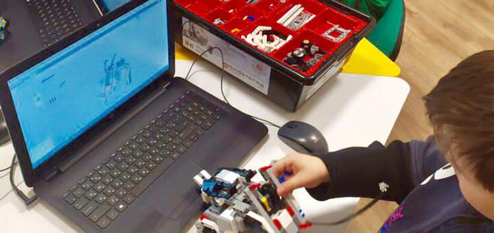 Robotics master class &quot;lego wedo&quot; for children from the academy of future professions in kiev