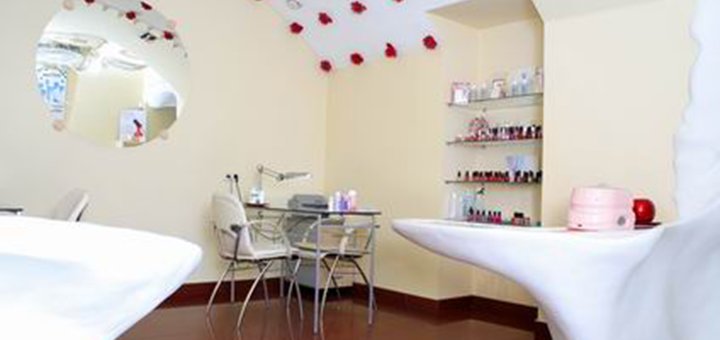 Promotional prices for services in the salon "La Rose"