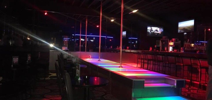Lots of club entertainment at the Flash Dancers Club