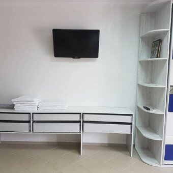 Кімната в котеджі міні готелю «Мрія» в Затоці. Замовляйте по скідке.Спальня однокімнатного номеру в міні-готелі «Мрія» в Затоці. Замовляйте по скідке.2