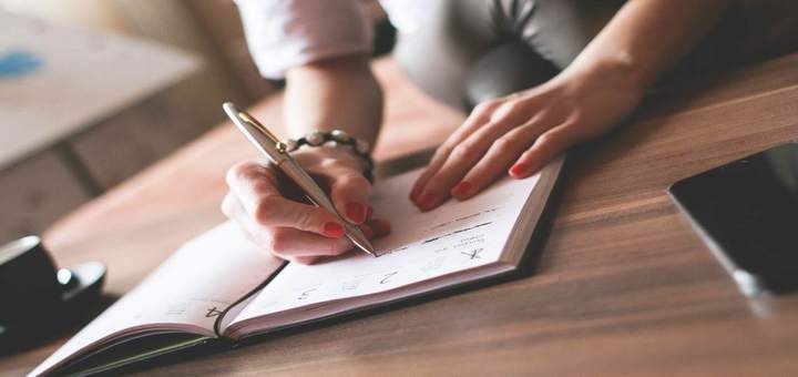 Курси особистісного розвитку в онлайн-школі «Створи щастя». Записатися за акцією.