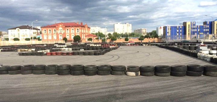 Заезд на картингах в Харьковском спортивном автоклубе Лидер. Покупайте билеты на картинги по акции.