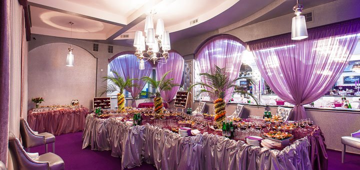In "Velor" is an action to order a buffet table