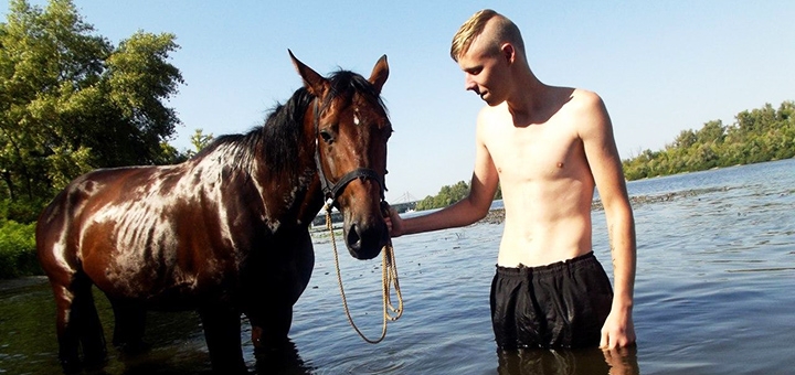 Stable Trukhanivska Sich. Book a horse ride on promotion 2